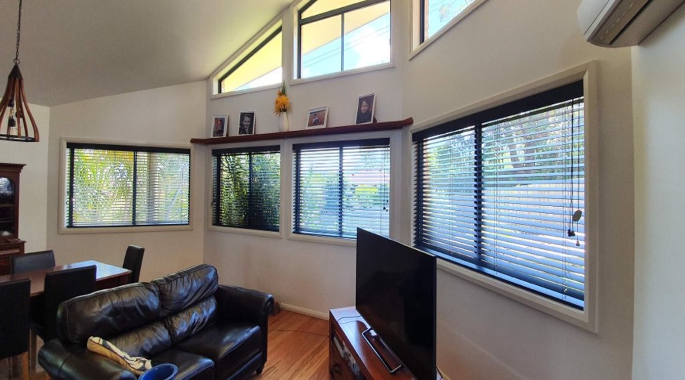 venetian blinds banner